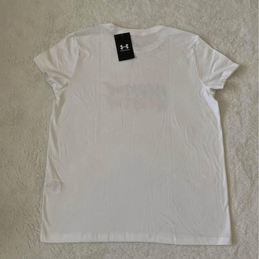 (NWT) The Under Armour Women's Classic White Tee, Medium - Picture 6 of 12